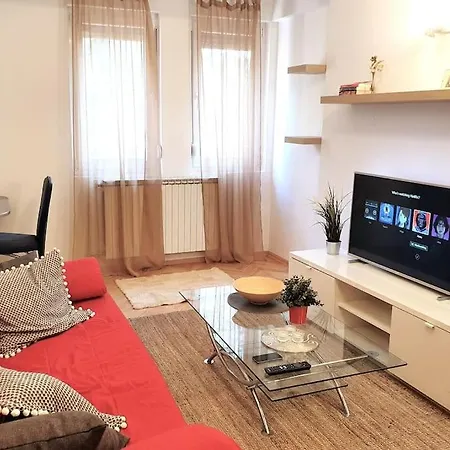 Maja Feels Like Daire Üsküp